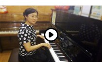 为了孩子学好琴，妈妈先学琴。